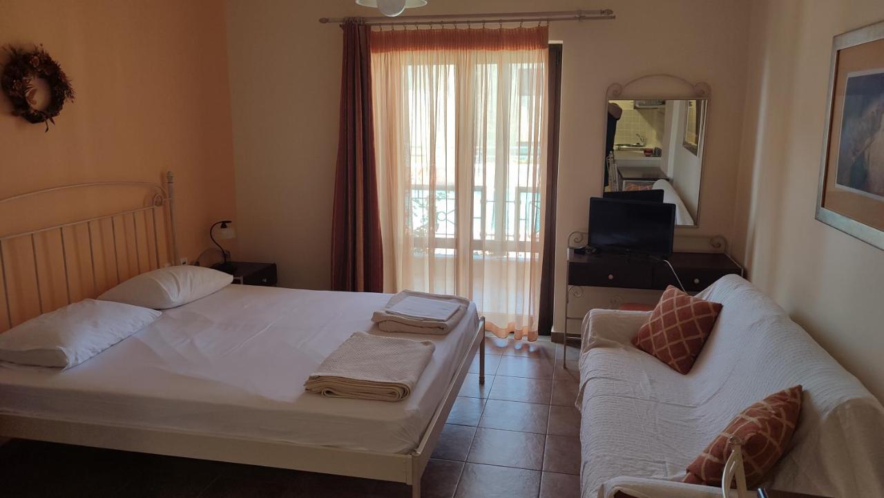 Guesthouse Michobeis Kamarína 외부 사진