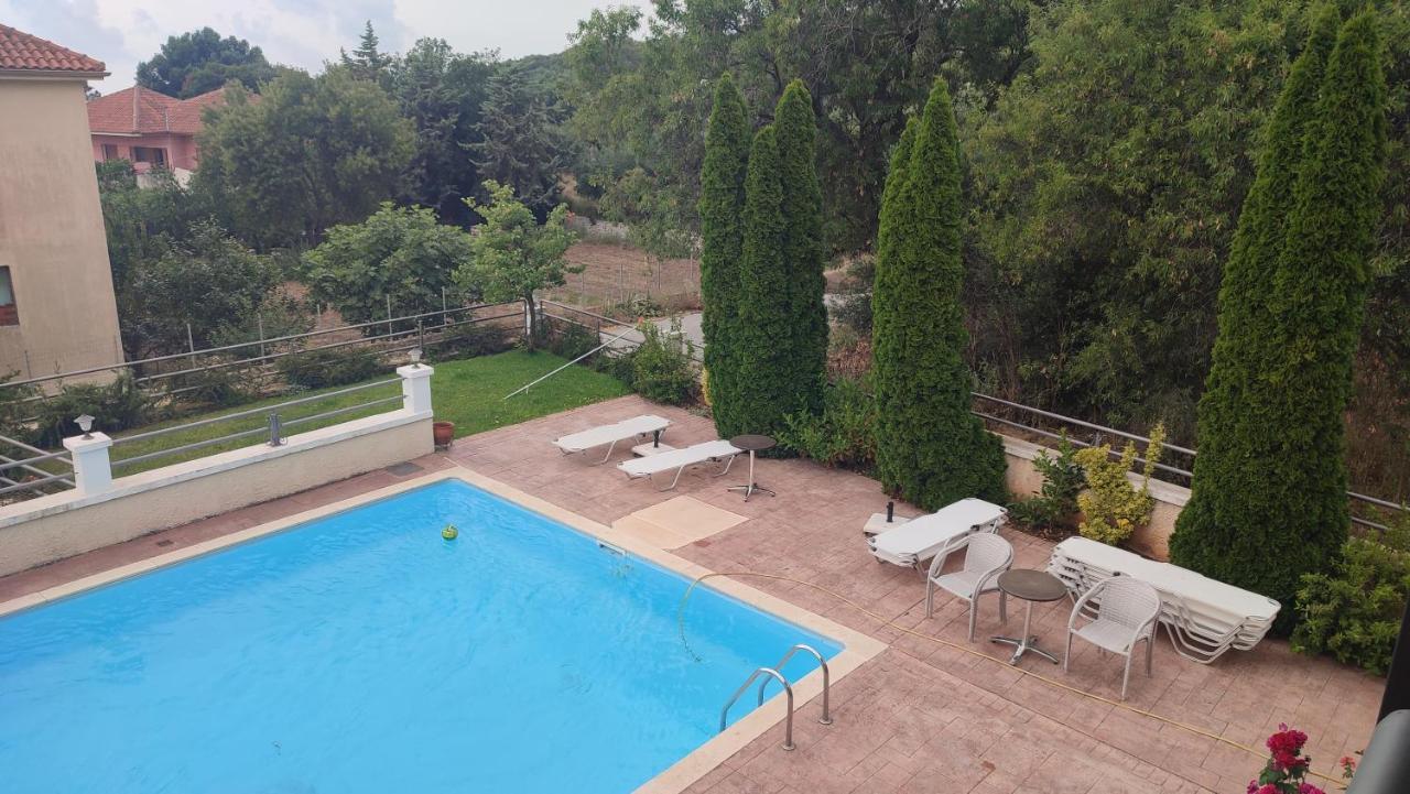 Guesthouse Michobeis Kamarína 외부 사진